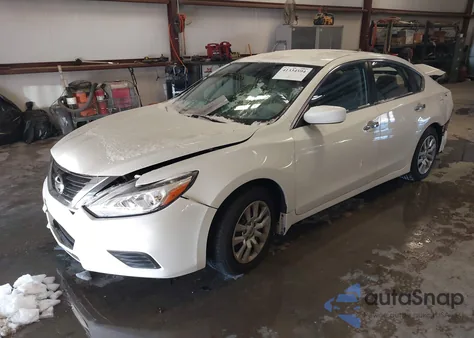 2017 Nissan Altima 2.5 S z USA, uszkodzony, nr VIN 1N4AL3AP3HC219155